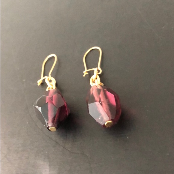 FACETED PURPLE CRYSTAL W/GOLD TONE CHAIN - Picture 2 of 12